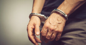 逮捕